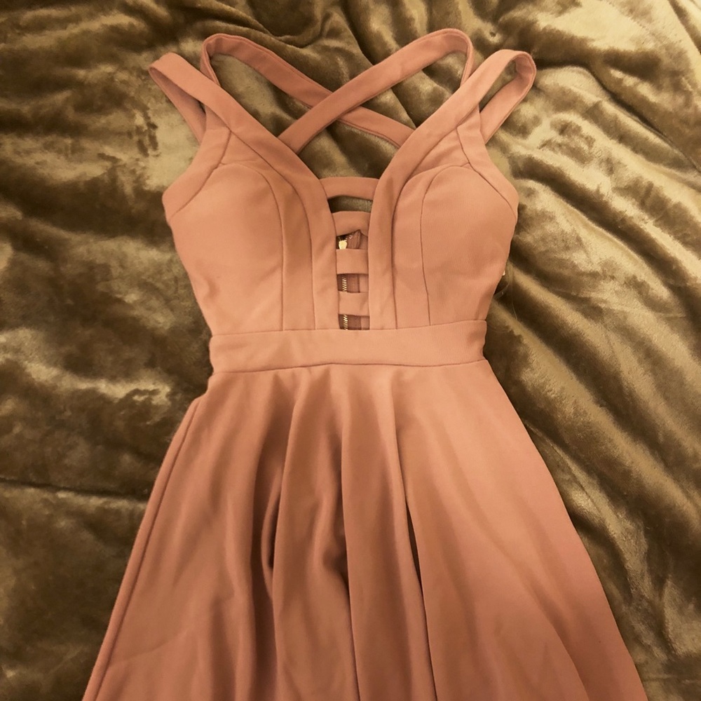 Short pink dress from Windsor